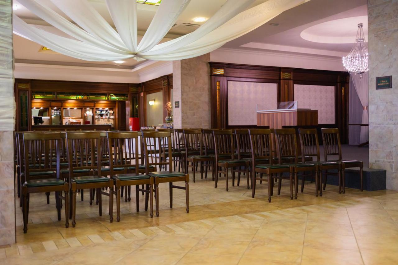 Dabas Hotel ภายนอก รูปภาพ