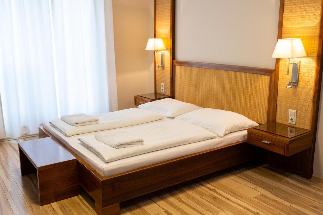 Dabas Hotel ภายนอก รูปภาพ