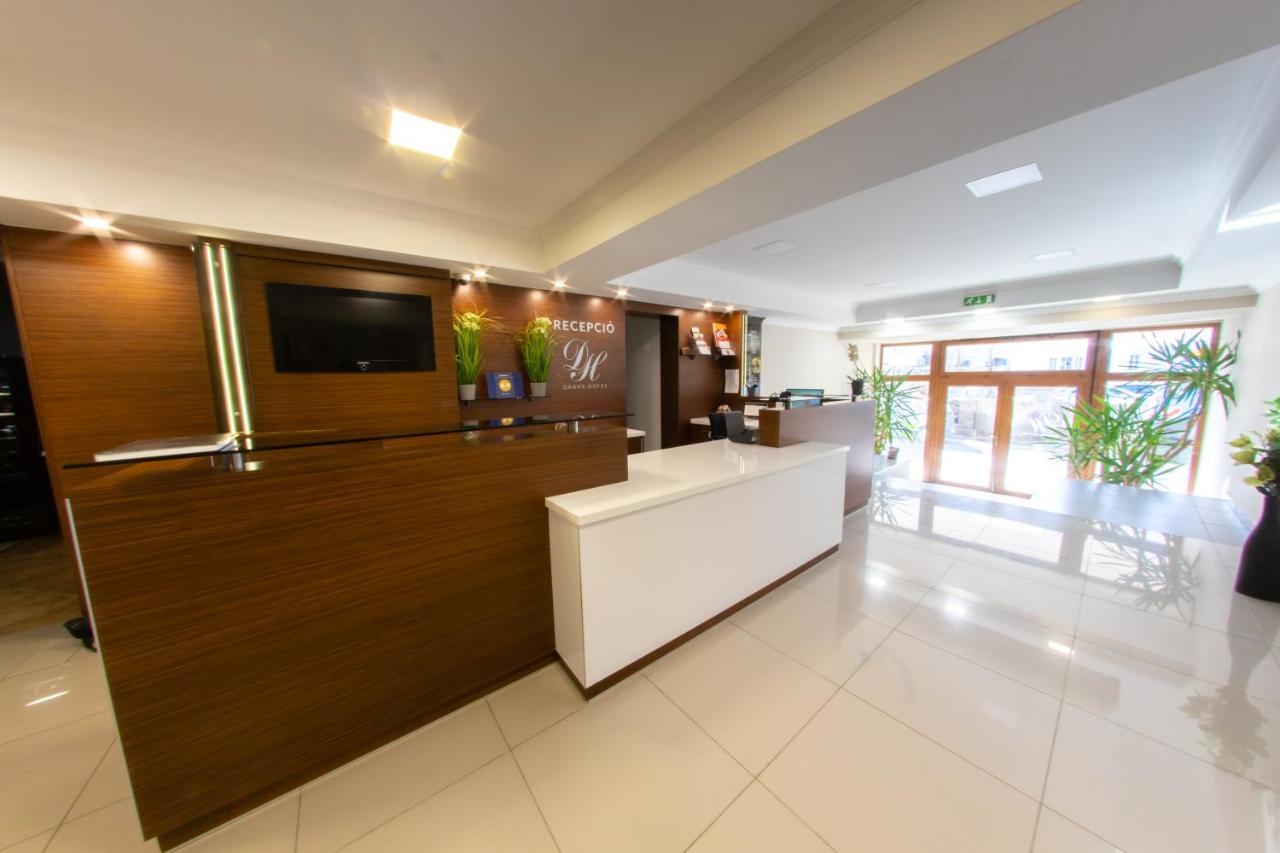 Dabas Hotel ภายนอก รูปภาพ