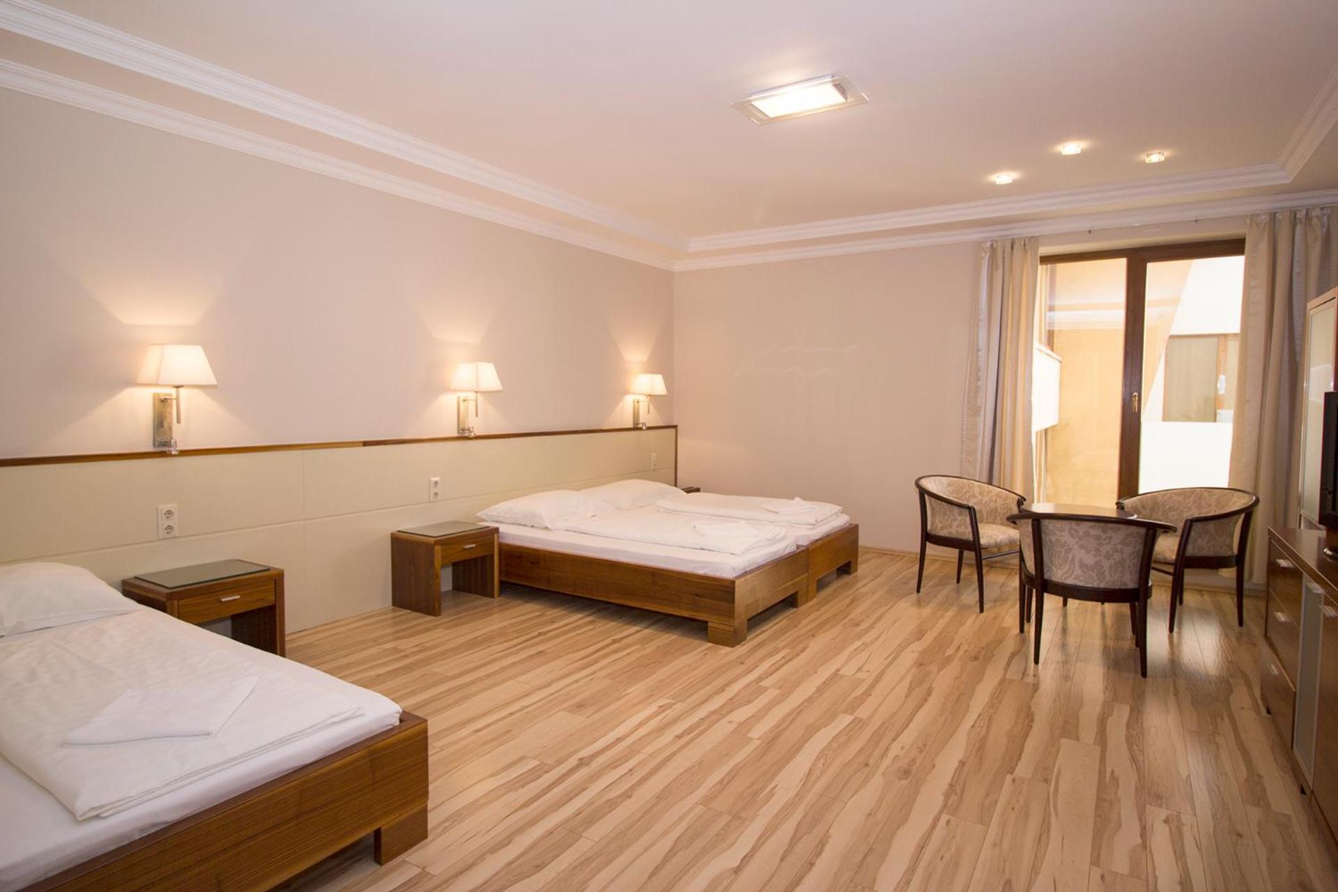 Dabas Hotel ภายนอก รูปภาพ